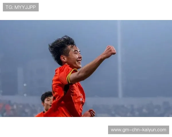 国足3-0大胜，前锋双响轰出状态